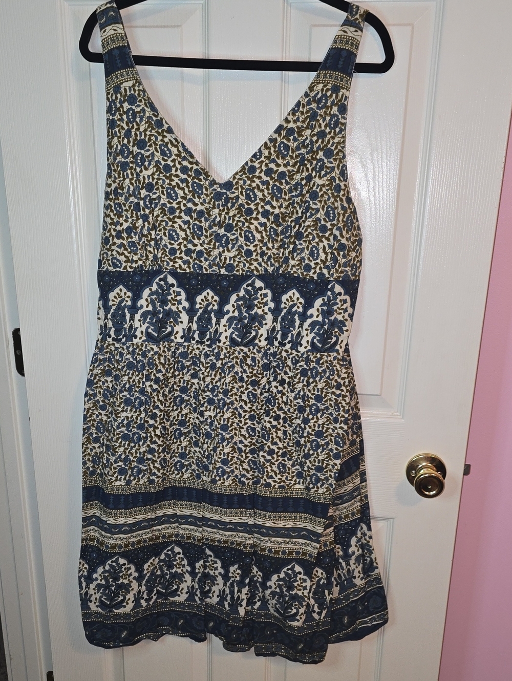 Jane Ashley Navy and Cream Floral V-Neck Midi Dress